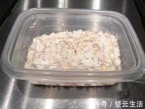 蟹爪兰不开花,盆里扔个“蛋”,变成“钢锯叶”,花开满枝头!