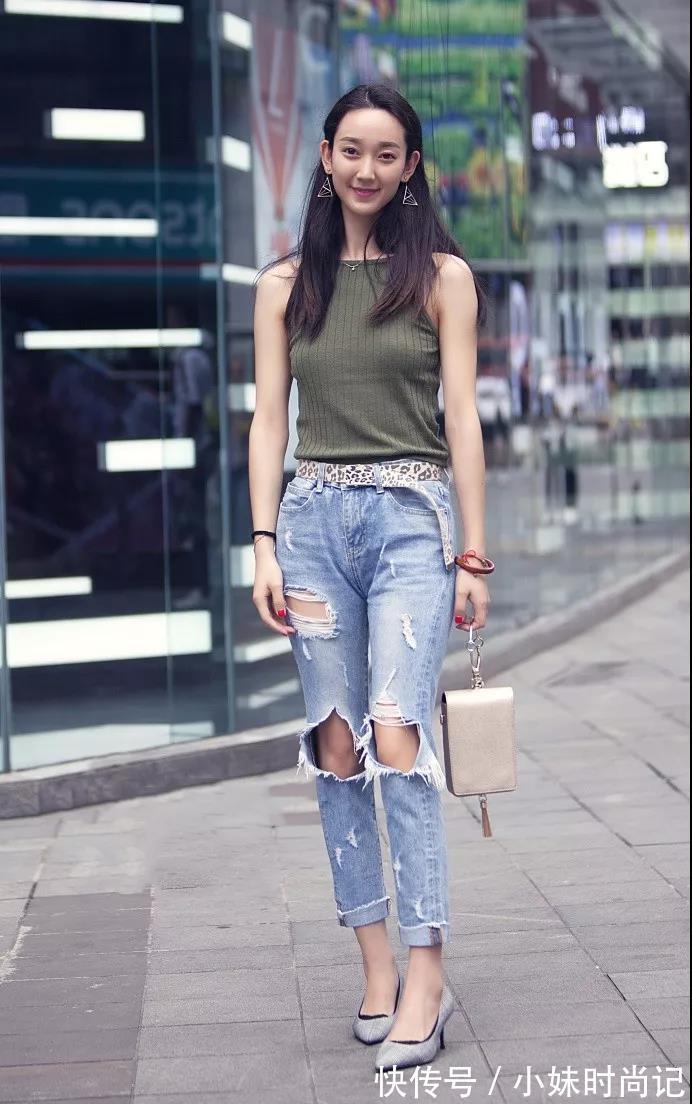 穿搭 街拍路人,简约又耐看的穿搭参考,让你秀出时尚魅力
