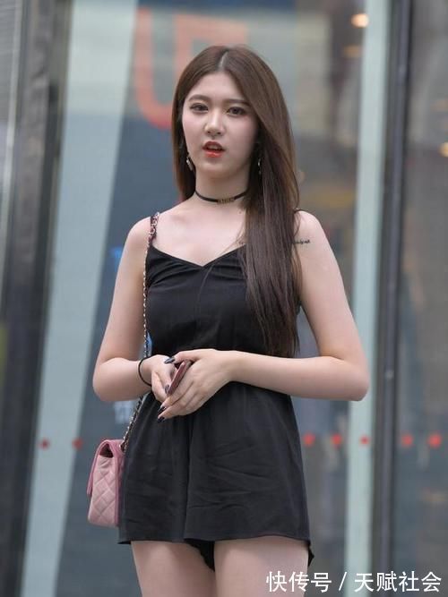 大长腿 长腿配短裙,是天生的一对,姑娘们的最爱