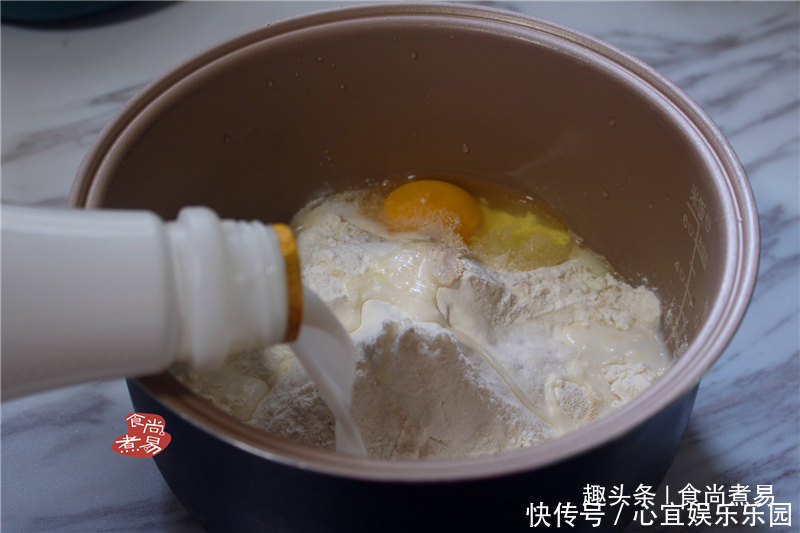 差点|第一次用它和面做包子,面皮蓬松柔软,洁白香甜,差点挤爆锅