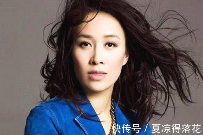 那英本出道專門翻唱 第一個(gè)藝名俗到不行。為什么還說刀郎的歌是農(nóng)民唱的