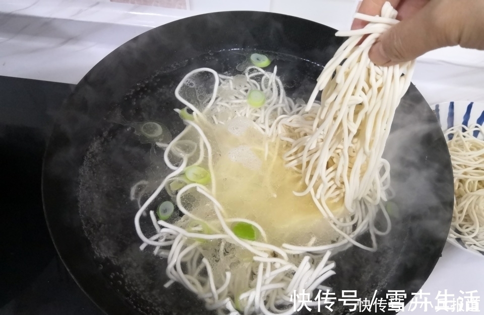 天冷早餐不将就,牛肉面配营养蒸,15分钟搞定,亲戚朋友羡慕