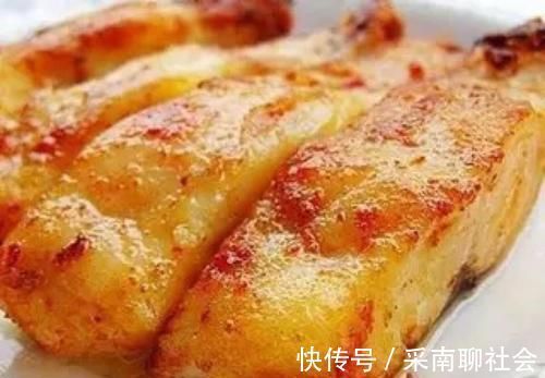 煎鱼|不管煎什么鱼,都别急着下锅,油分2次倒,鱼皮不再粘锅