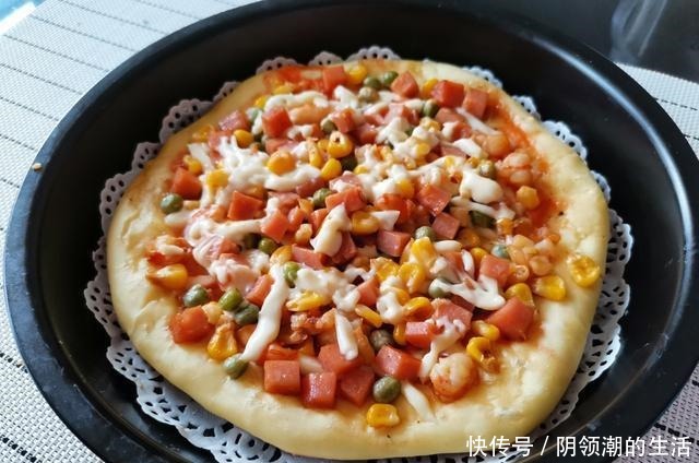 在家做披萨,平底锅就可以,馅多料足,儿子说比外面买的还好吃