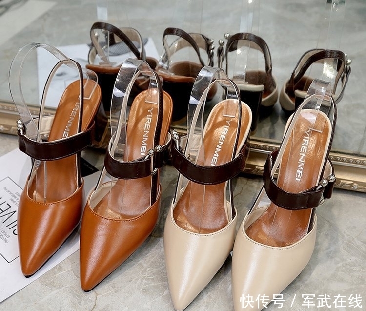 老婆真会穿逛街回来,被她脚上的凉鞋给惊艳到,迷人的认不出来