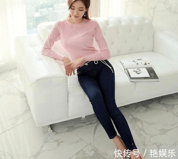 时尚 气质美女搭配紧身牛仔裤,秀出一双大长腿,魅力十足!
