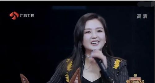  留给|昨晚的《蒙面唱将》留给我们最大的悬念，也许是去窦唯家蹭饭的唱将