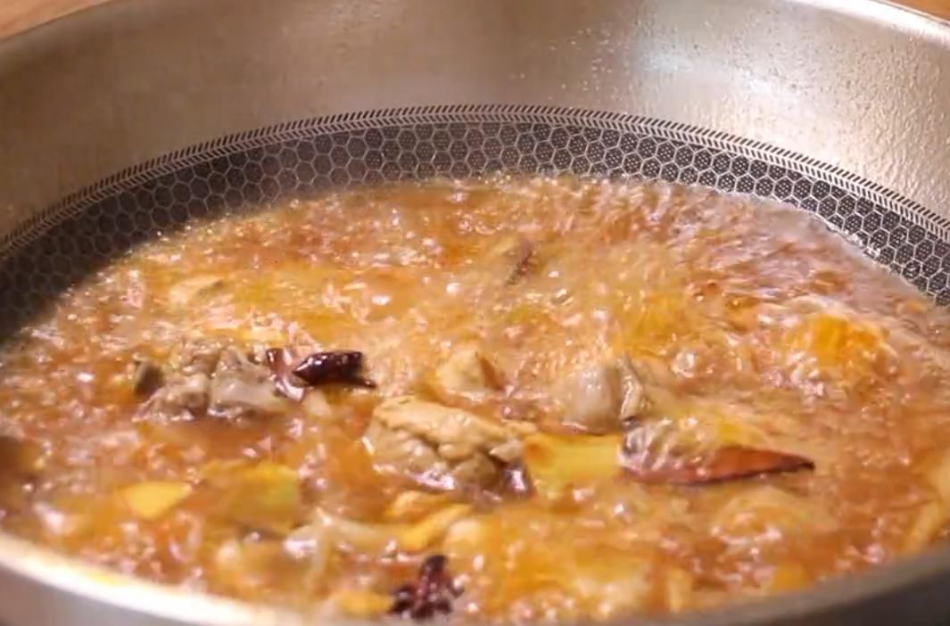  软绵|排骨与土豆是绝配，土豆软绵，排骨入口即化，好吃到停不下来