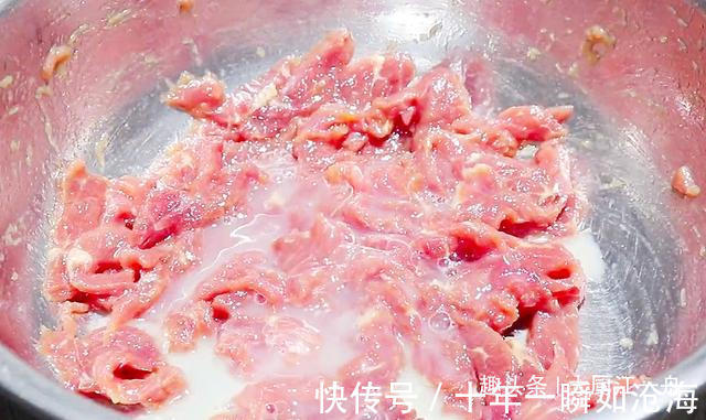 这才是炒牛肉的正确做法,牛肉鲜嫩多汁还不柴,香辣又下饭