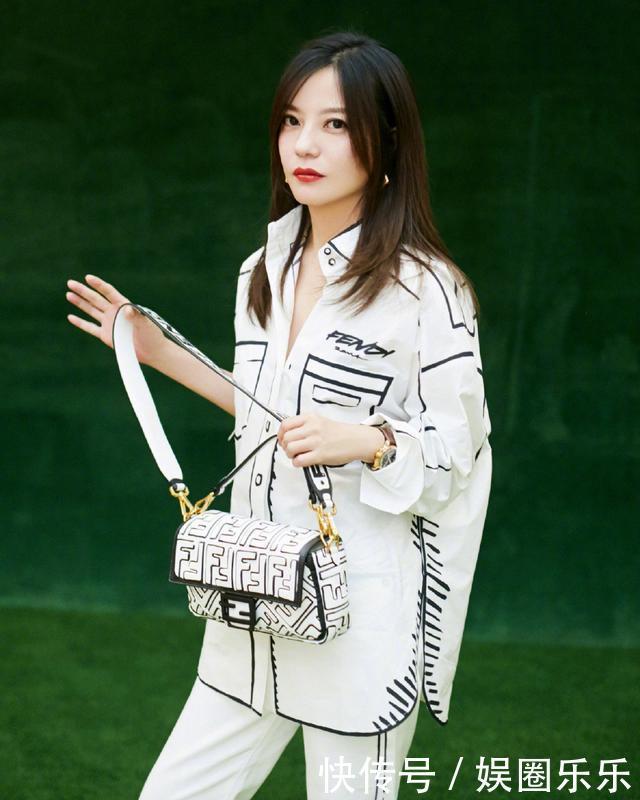 真正发质好的女生,很少扎马尾和丸子头,这些发型才是心头爱