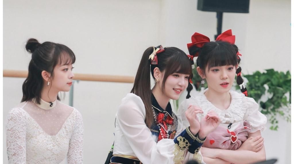 舞蹈生:中戏5美同台竞技,2人晋级A角候选人,能否成功堵截上戏4强?
