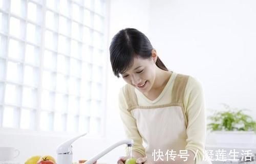 化妆品|乳腺癌多是“拖”出来的,身上出现“2疼、2凸出”,希望你留意