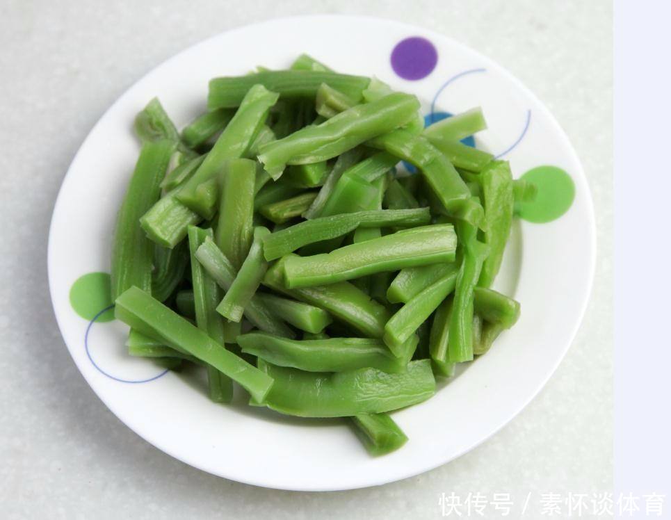 快出伏了,这菜必买一捆,准时上厕所,便秘消失了,家人多吃脾胃好