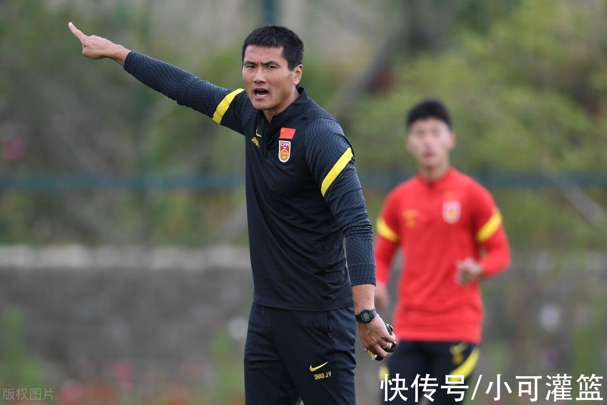 教練組|鄭智等六大前國(guó)腳將進(jìn)國(guó)足教練組 三歸化無(wú)緣集訓(xùn) 李霄鵬挽留蔣光太