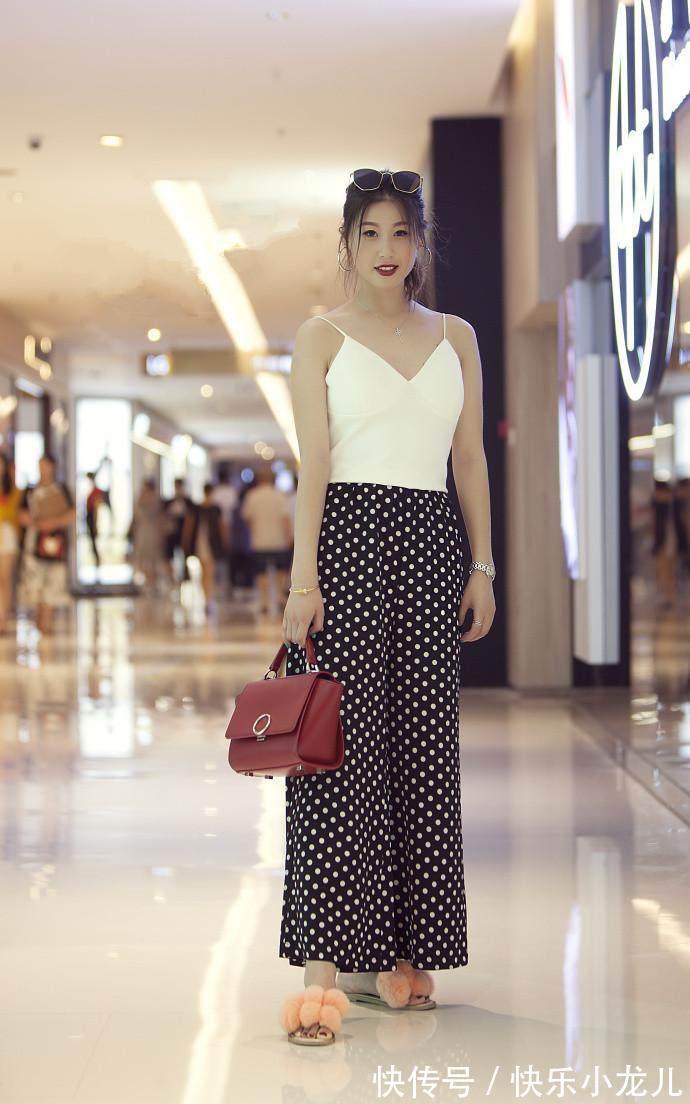 大长腿 很简单又很时尚的穿搭,又有点女性的时尚气质