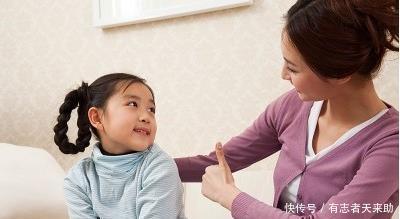 饭菜|7岁男孩朝同学饭菜“吐口水”,被托管人员扇巴掌,家长护短被怼