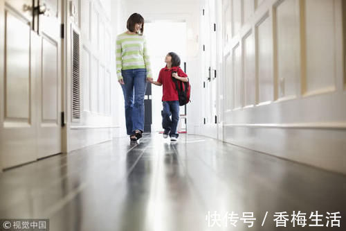 房屋|父母的房子卖给儿女，儿女不在家怎么办理呢