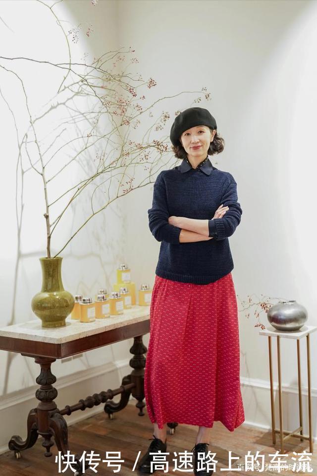 年纪大了不会搭也没关系!这位时尚博主的优雅穿搭,气质藏不住