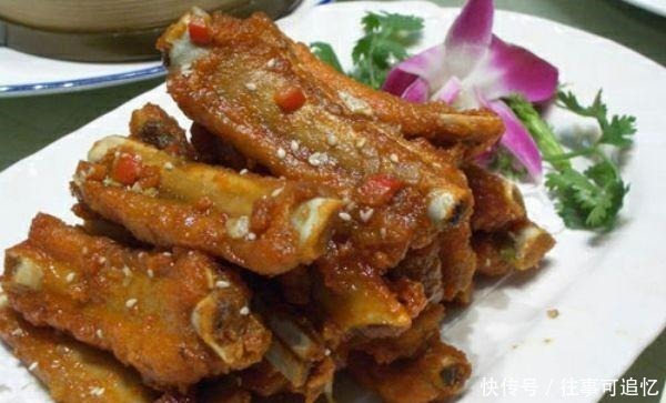 大厨教你,“蒜香排骨”的正宗做法,蒜香和肉香的融合,美味至极!