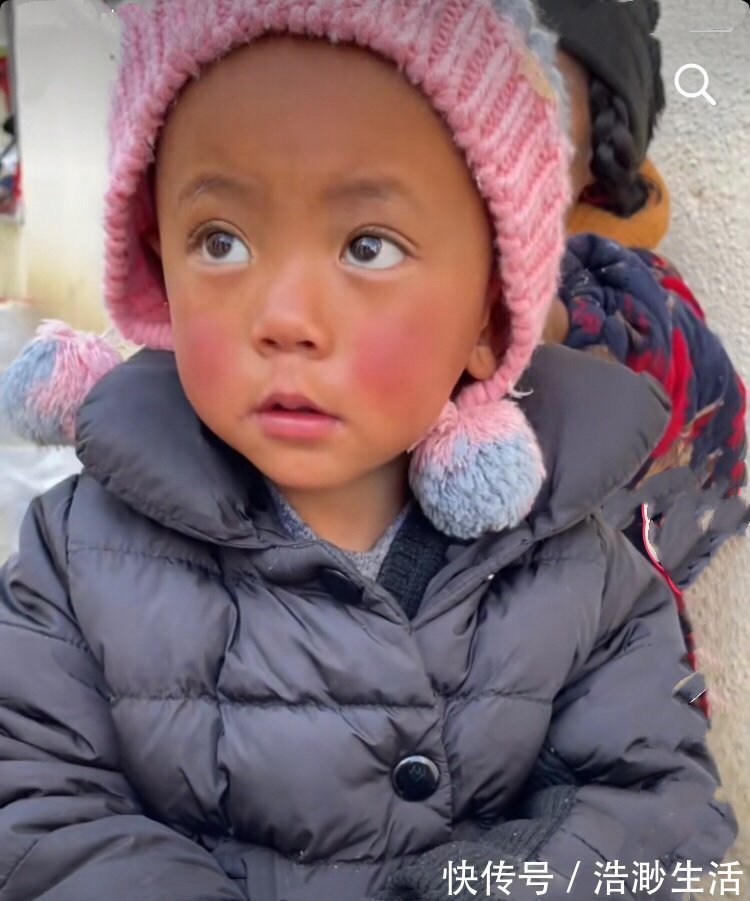 妈妈|2岁没妈男孩,大冬天光着脚,奶奶:太想妈妈时就让姑姑抱抱他