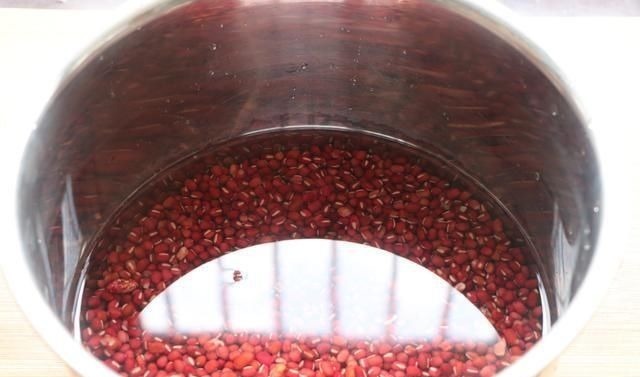 外面一个要8块钱，自己在家做好吃无添加，咬一口酥得掉渣，太香