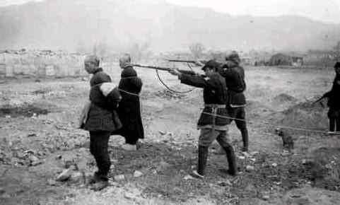 贴身|贴身警卫惨死,蒋介石雷霆之怒,立毙凶手军长,暴烈不亚李云龙