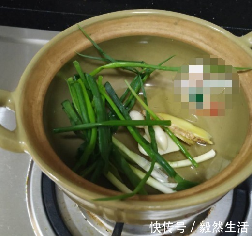 猪舌|下酒最馋它,倒半瓶酱油,不加一滴水,越焖越香,馋到流口水