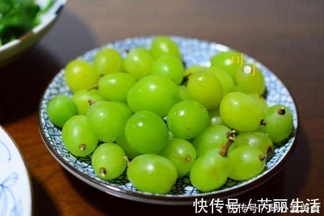 入伏了,晚餐4个菜中2个海鲜都是难得一见的,老公说你真会吃