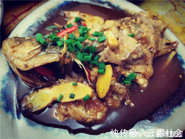 周末陪老公回老家,我亲自下厨做一桌菜,上桌后婆婆竖起大拇指!