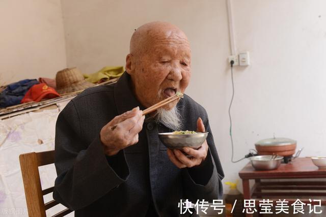 辛辣刺激|养生不当反伤身!4个养生误区坑了多少老年人?都是谣言,别再信