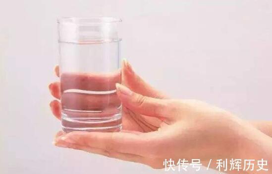 喝水|高血压需多喝水?喝正确才是关键,6个要点请谨记,别忽视了!