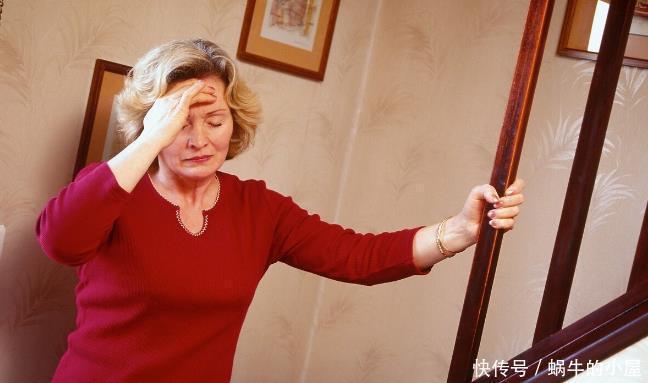 治疗|女性绝经后，更年期失眠、潮热，该怎样治疗？医生讲清楚