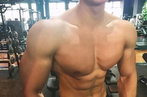 肌群|你知道胸肌怎么练效果最好吗？教你3个技巧，都是过来人的经验