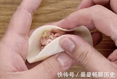 调饺子馅,一定要放入这3样东西,鲜香多汁没腥味!