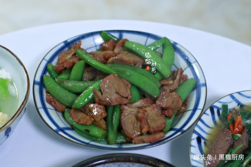 同事来做客,我准备了8菜1汤,半小时端上桌,吃个精光汤也不剩