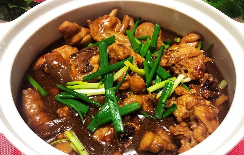 宅家没事教你轻松做鸡肉煲,鸡肉鲜嫩又下饭,上桌汤汁都不剩