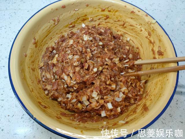 三肥七瘦|调饺子馅时，先打水就错了，记住“盐水油”的诀窍，鲜嫩流汁