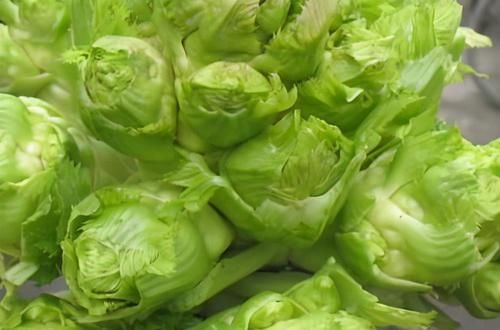 女性担心自己老太快，不妨多吃3种食物，护肤美颜，身体棒棒哒！