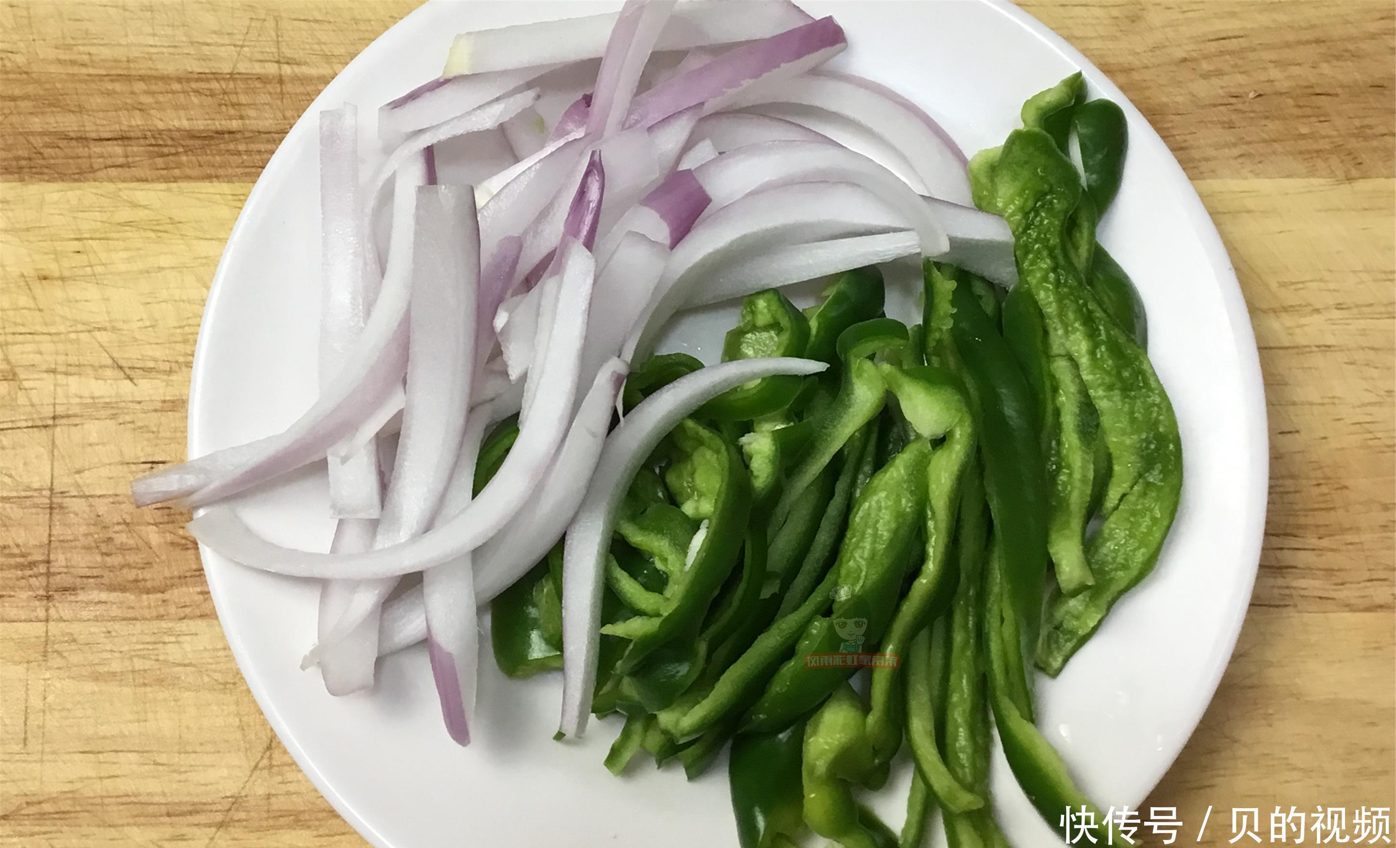  好吃|猪皮的做法太好吃了，口感爽滑，美味香辣，好吃又解馋