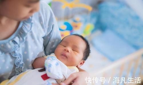 宝宝|小婴儿引以为傲的3个“本领”,但半岁还没消失,很可能是病了