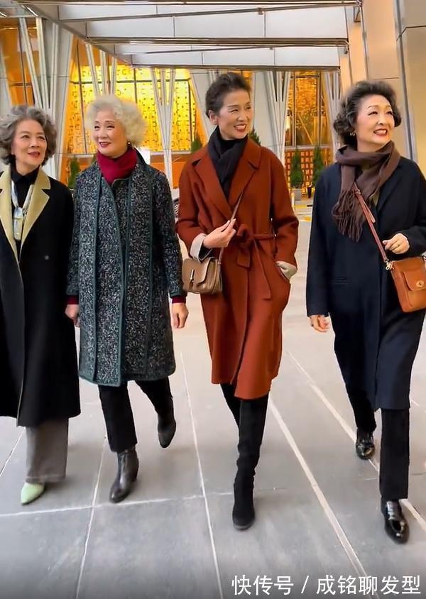 豆绿色 老年人穿搭就服这几位“时尚奶奶”,精致优雅大气,时髦又显年轻