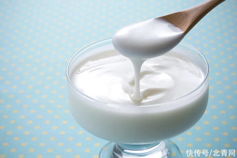 酸奶|酸奶过期也没啥问题？就算本身因发酵而生，过期酸奶还是喝不得