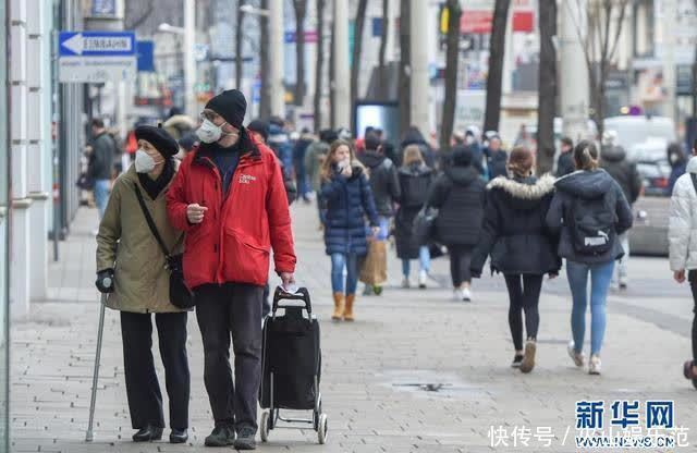 奥地利再解封 民众扎堆购物