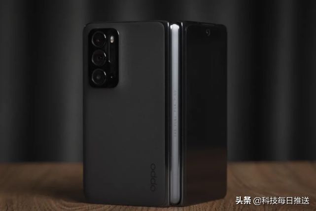 oppo|7699元起，OPPO首款折叠屏手机真香