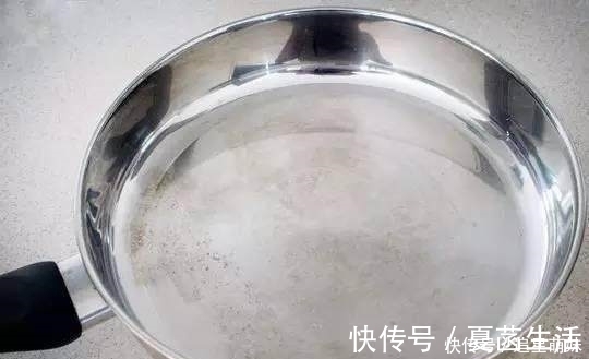 锅用久了又黑又脏,别着急丢!教你一妙招立马像新买的一样干净