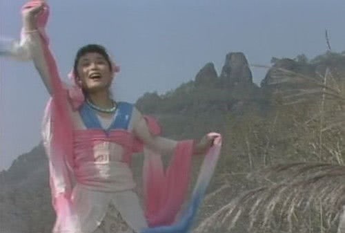 大阵$封神中的一个貌美女仙,因被元始天尊嫉恨,封神台上难逃灰飞烟灭