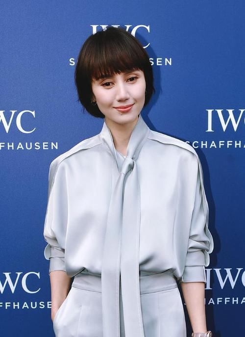 女人过了40，要会打扮自己，这3种搭配，明星潮人都在穿