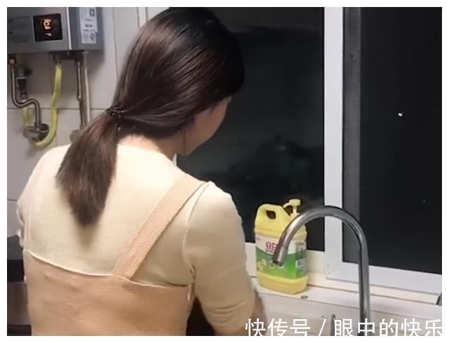 妈妈|浙江男孩叫妈妈开“微型家长会”,妈妈一脸疑惑,听懂后瞬间暴怒