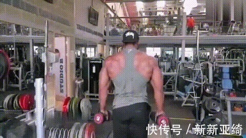 弹力带|完美三角肌如何训练这几个动作,轻松练出完美三角肌