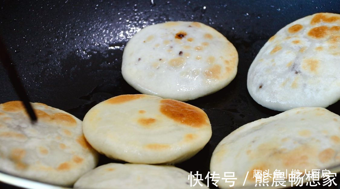 早餐饼|红糖饼不用发面,还会流心,吃在嘴里会爆浆